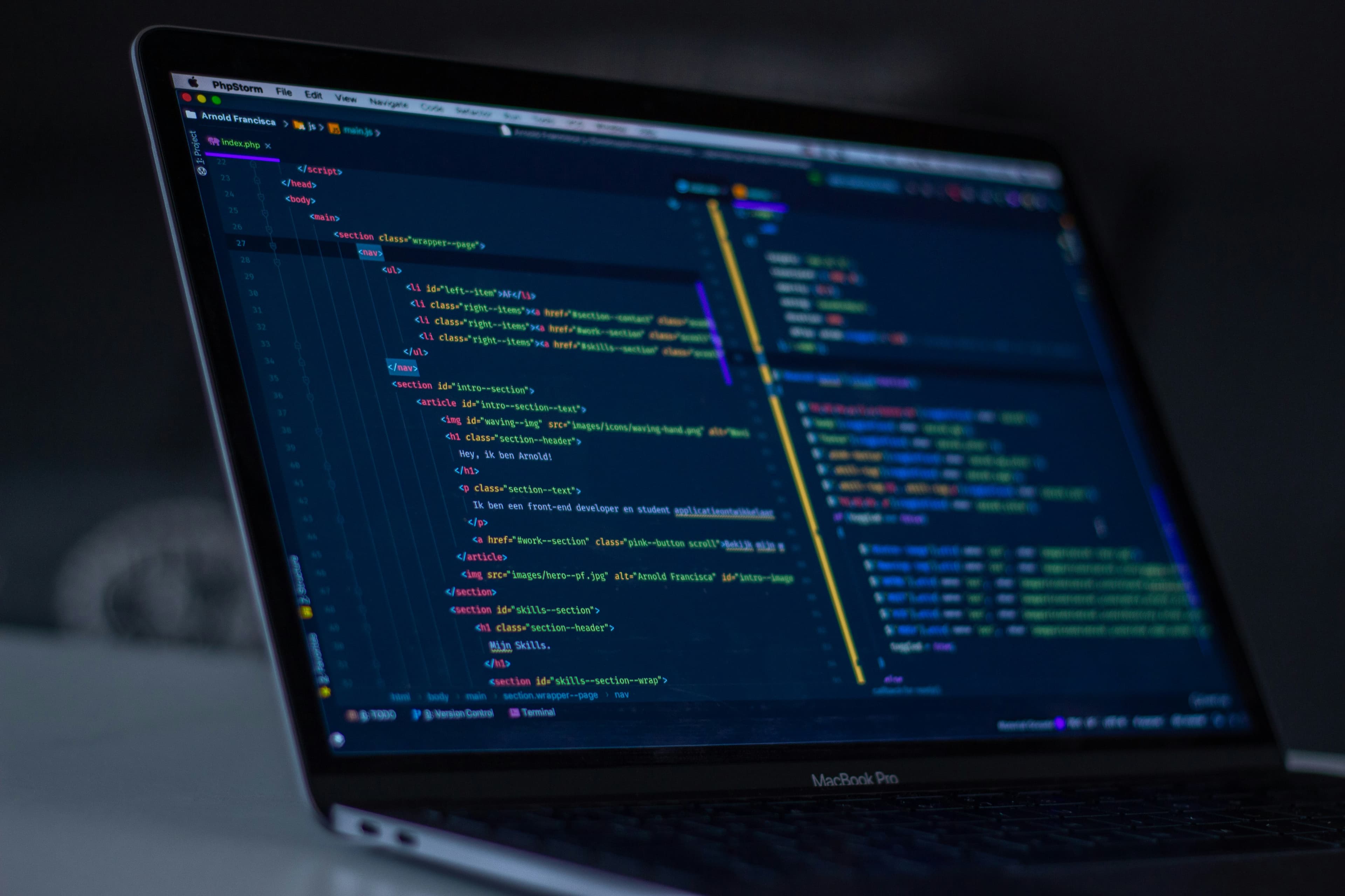Terminal window showing npm install command for Claude Code CLI installation